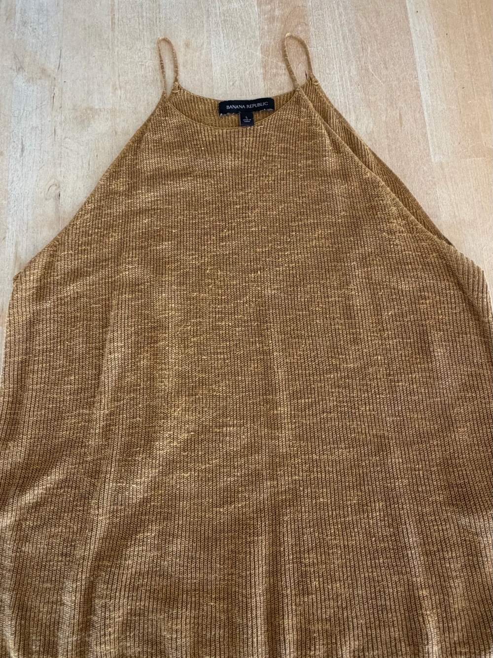 Banana Republic Sleeveless Ribbed Knit Tank in Mustardy/Goldish color